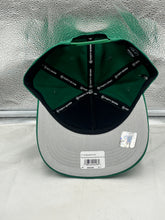 Load image into Gallery viewer, Close-up of the Philadelphia Eagles NFL '47 Green Reversed Script Hitch Snapback Adjustable Hat focusing on the high-quality material and modern design elements.