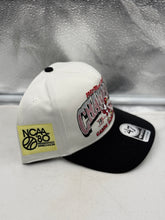 Load image into Gallery viewer, Back view of the adjustable snapback on the Louisville Cardinals hat, emphasizing the customizable fit for fans of all ages.