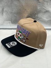 Load image into Gallery viewer, Phillies Vs Orioles 1980 World Series MLB '47 Khaki Hitch Adjustable Hat adjustable strap and interior detail.