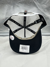 Load image into Gallery viewer, San Francisco Giants MLB '47 White Script Hitch Rope Adjustable Snapback Hat - Casey's Sports Store