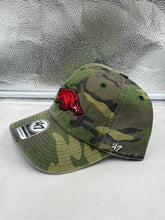 Load image into Gallery viewer, Close-up view of the Arkansas Razorbacks hat from '47 Brand, featuring an adjustable strapback for a customizable fit.