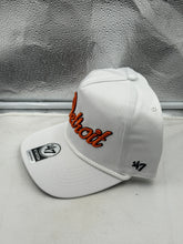 Load image into Gallery viewer, Side view of Detroit Tigers MLB '47 Brand White Script Hitch Rope Adjustable Snapback Hat.