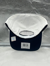 Load image into Gallery viewer, New York Giants NFL '47 Throwback White Hitch Rope Snapback Adjustable Hat showcasing the classic white body and striking rope detail, perfect for fans.