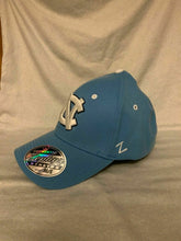 Load image into Gallery viewer, North Carolina Tar Heels NCAA Zephyr Stretch Fit Size M/L Hat Cap - Casey's Sports Store