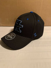 Load image into Gallery viewer, Kentucky Wildcats NCAA Zephyr Black Stretch Fit Size XL Hat Cap - Casey's Sports Store