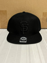 Load image into Gallery viewer, San Francisco Giants MLB '47 Brand Black Captain Adjustable Snapback Hat - Casey's Sports Store