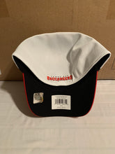 Load image into Gallery viewer, Tampa Bay Buccaneers '47 Brand NFL Solo Wave Stretch Fit One Size Fit Hat Cap - Casey's Sports Store