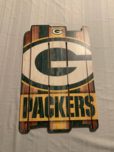 Load image into Gallery viewer, Green Bay Packers NFL 17" x 11" Wood Decorative Indoor Sign Wincraft - Casey's Sports Store