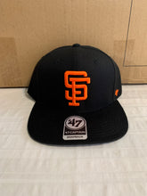 Load image into Gallery viewer, San Francisco Giants MLB '47 Brand Black No Shot Captain Snapback Hat - Casey's Sports Store