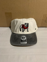 Load image into Gallery viewer, Georgia Bulldogs NCAA '47 Brand Throwback White Clean Up One Size Adjustable Hat - Casey's Sports Store
