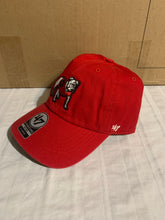 Load image into Gallery viewer, Georgia Bulldogs Throwback NCAA '47 Brand Red Franchise Fitted Hat - Casey's Sports Store