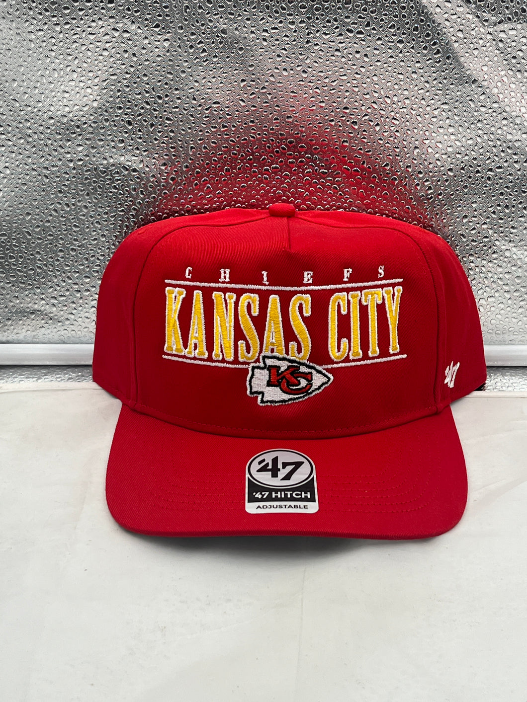 Kansas City Chiefs NFL '47 Brand Red Hitch Snapback Adjustable Hat showcasing vibrant red color and iconic Chiefs logo.