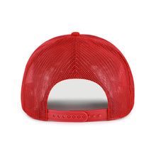 Load image into Gallery viewer, Model wearing the Cincinnati Reds MLB '47 Brand Throwback Red Hitch Rope Adjustable Snapback Hat, illustrating its trendy design and how it complements a sporty look, an essential piece for any Cincinnati Reds hat collection.
