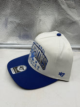 Load image into Gallery viewer, Adjustable snapback design of the Kentucky Wildcats hat for a comfortable fit for all head sizes.
