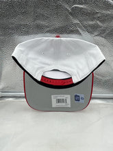 Load image into Gallery viewer, Close-up view of the Georgia Bulldogs NCAA &#39;47 Brand White Two Tone Hitch Adjustable Snapback Hat, featuring the iconic logo and quality materials.
