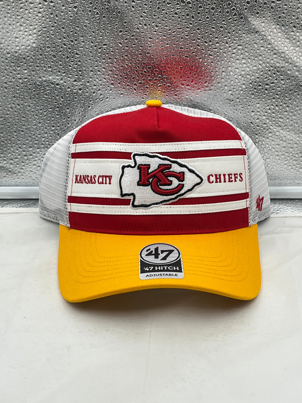 Kansas City Chiefs NFL '47 Brand Red Two Tone Mesh Hitch Adjustable Snapback Hat showcasing the iconic Chiefs logo.