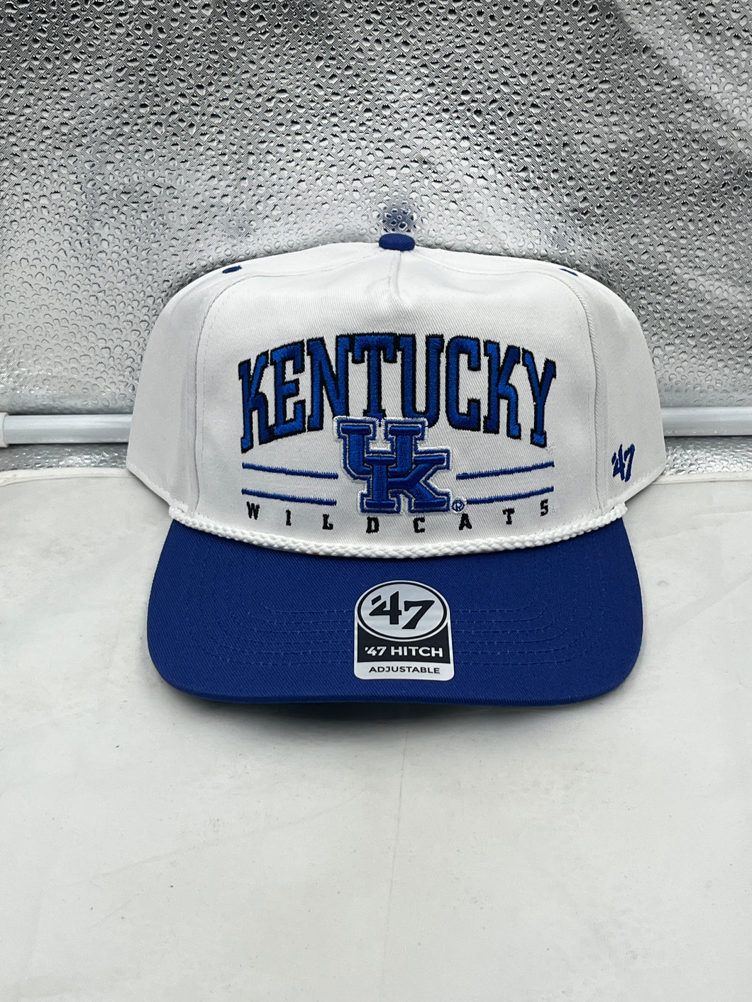 Kentucky Wildcats NCAA '47 Brand White TT Hitch Rope Adjustable Snapback Hat displayed on a white background, emphasizing the stylish design and unique hitch rope detail, perfect for fans looking for a comfortable, fashionable Kentucky Wildcats hat.
