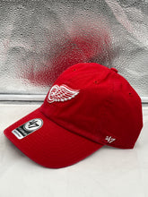 Load image into Gallery viewer, Detroit Red Wings NHL &#39;47 Brand Clean Up Red Adjustable Hat - Casey&#39;s Sports Store
