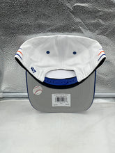 Load image into Gallery viewer, Side view of the New York Mets MLB &#39;47 Brand White Diamond Hitch Adjustable Snapback Hat, highlighting the adjustable snapback feature.
