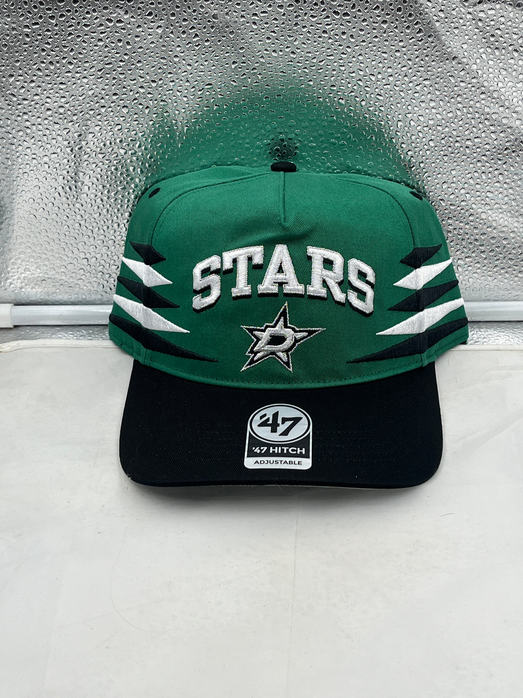 Dallas Stars NHL '47 Brand Green Diamond Hitch Adjustable Snapback Hat featuring a stylish green design and adjustable fit for hockey fans.