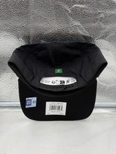 Load image into Gallery viewer, A side angle of the Oregon Ducks NCAA &#39;47 Brand Black Hitch Rope Adjustable Snapback Hat highlighting the high-quality material.
