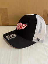 Load image into Gallery viewer, Detroit Red Wings NHL &#39;47 Brand Black Trucker Mesh Adjustable Snapback Hat - Casey&#39;s Sports Store
