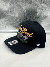 Load image into Gallery viewer, Close-up of the adjustable strap on the Packers Vs Patriots 1996 Super Bowl Dueling NFL &#39;47 Black Hitch Adjustable Hat for a comfortable fit.
