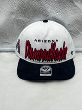 Load image into Gallery viewer, Arizona Diamondbacks MLB &#39;47 White Two Tone Script Hitch Adjustable Snapback Hat displayed on a mannequin, showcasing the stylish design and adjustable fit.
