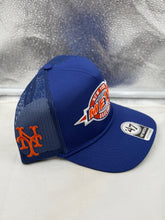 Load image into Gallery viewer, Lifestyle image of a person wearing the New York Mets MLB '47 Brand Throwback Blue Hitch Rope Adjustable Snapback Hat at a baseball game.
