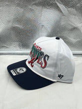 Load image into Gallery viewer, Close-up of the Atlanta Braves MLB &#39;47 Brand White TT Hitch Rope Adjustable Snapback Hat featuring the embroidered team logo on a classic white background.
