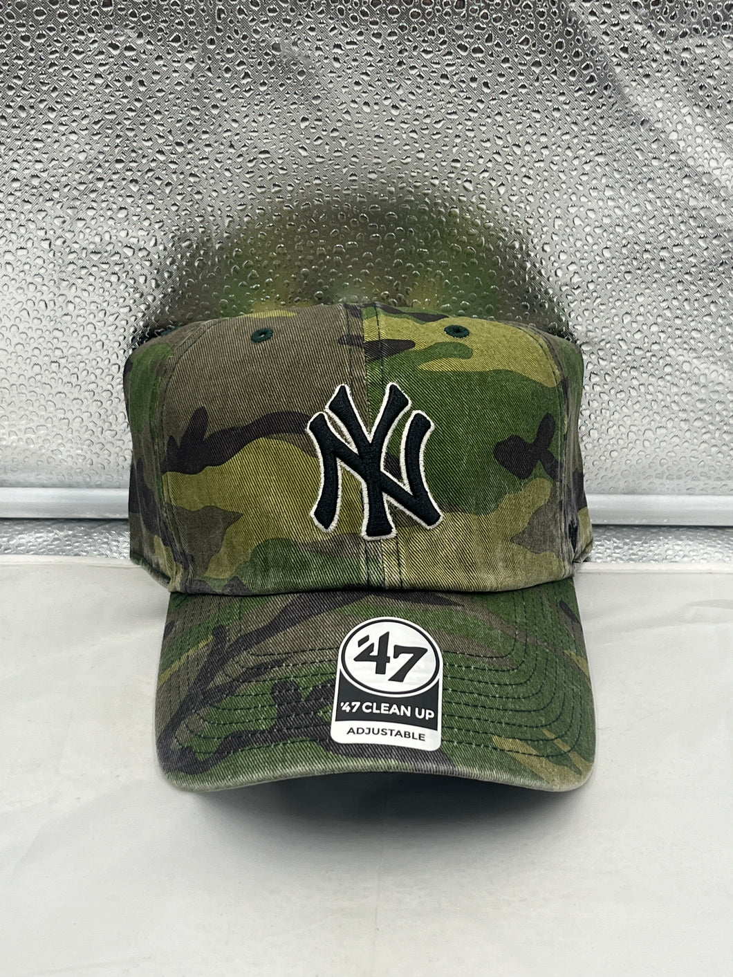 a new york yankees camo baseball cap