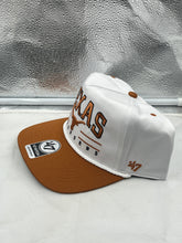 Load image into Gallery viewer, Close-up view of Texas Longhorns NCAA &#39;47 Brand White TT Hitch Rope Adjustable Snapback Hat highlighting the logo and rope detail.
