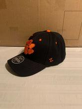 Load image into Gallery viewer, Clemson Tigers NCAA Zephyr Black Stretch Fit Size L Hat Cap - Casey&#39;s Sports Store
