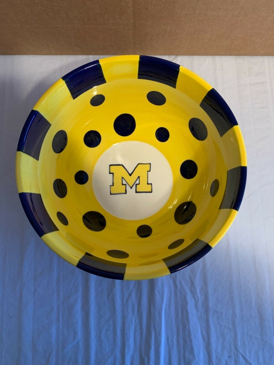 Michigan Wolverines NCAA Ceramic Large Mixing/Salad Bowl Magnolia Lane - Casey's Sports Store