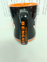 Load image into Gallery viewer, Cincinnati Bengals NFL Boelter 14oz Mug Cup - Casey&#39;s Sports Store
