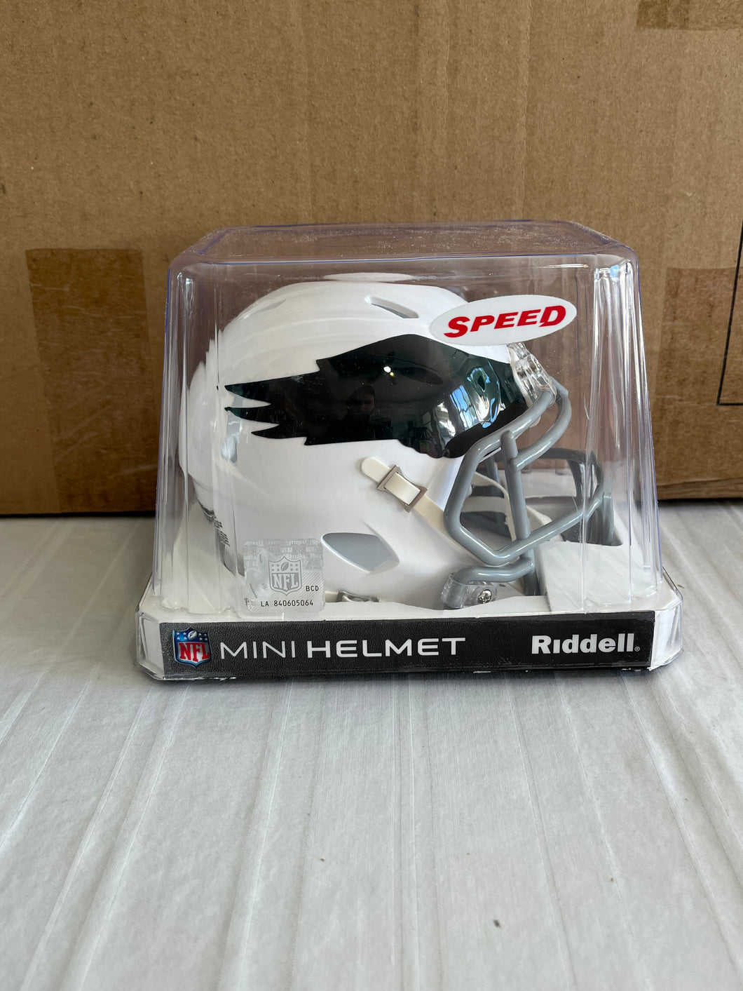 Philadelphia Eagles Throwback NFL Riddell White Replica Mini Helmet - Casey's Sports Store