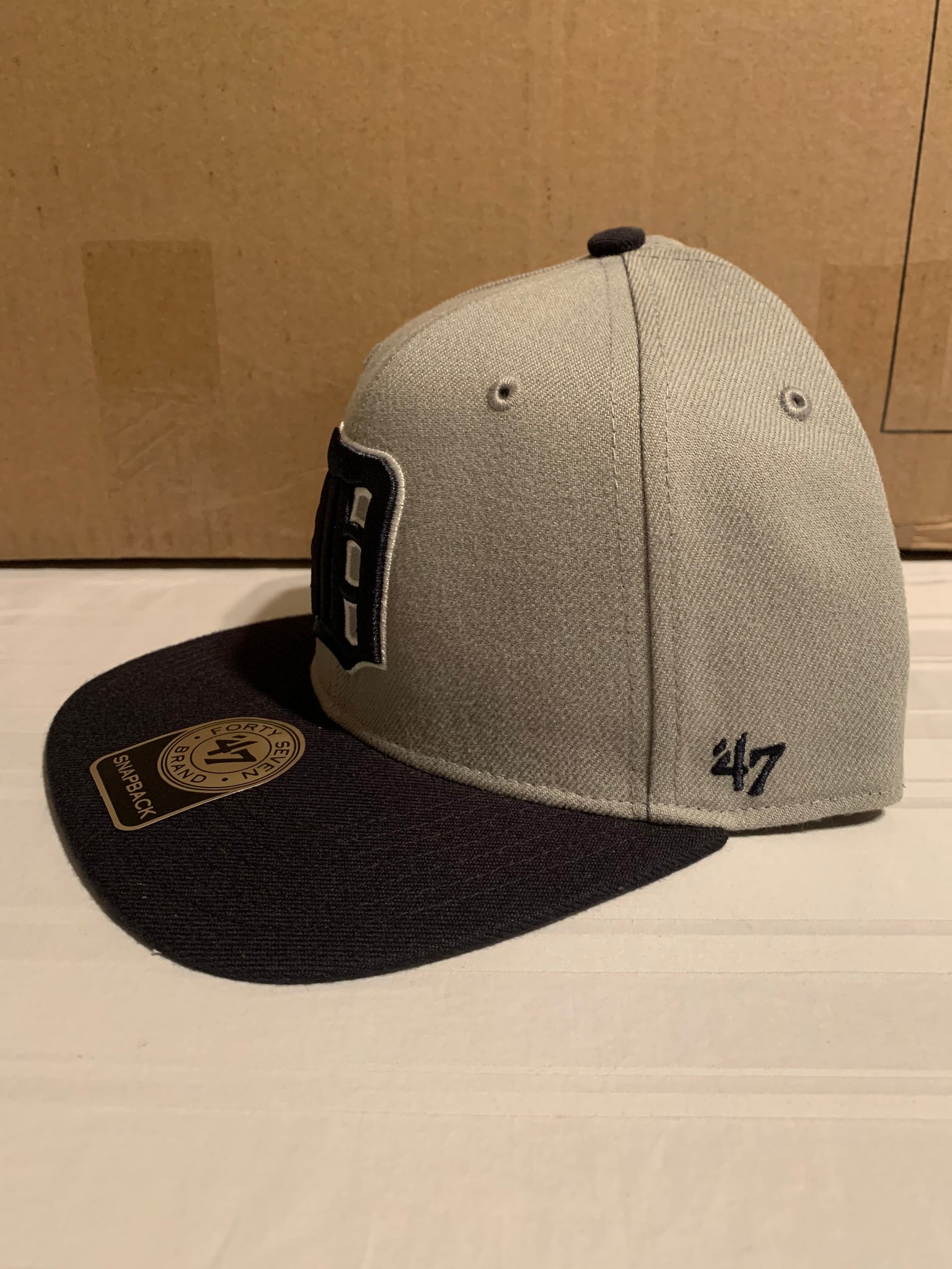 DETROIT TIGERS MLB Flat Bill Sure Shot '47 Captain 2-toned Snapback Hat Cap