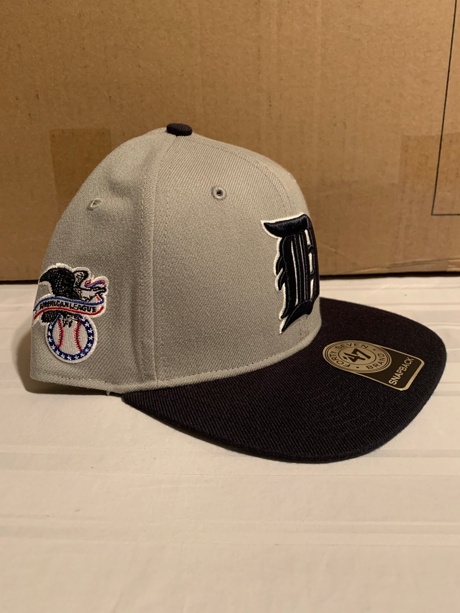 DETROIT TIGERS MLB Flat Bill Sure Shot '47 Captain 2-toned Snapback Hat Cap