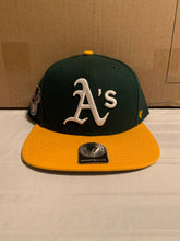 Load image into Gallery viewer, Oakland Athletics MLB &#39;47 Brand Green Sure Shot Two Tone Captain Snapback Hat - Casey&#39;s Sports Store
