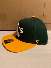 Load image into Gallery viewer, Oakland Athletics MLB &#39;47 Brand Green Sure Shot Two Tone Captain Snapback Hat - Casey&#39;s Sports Store
