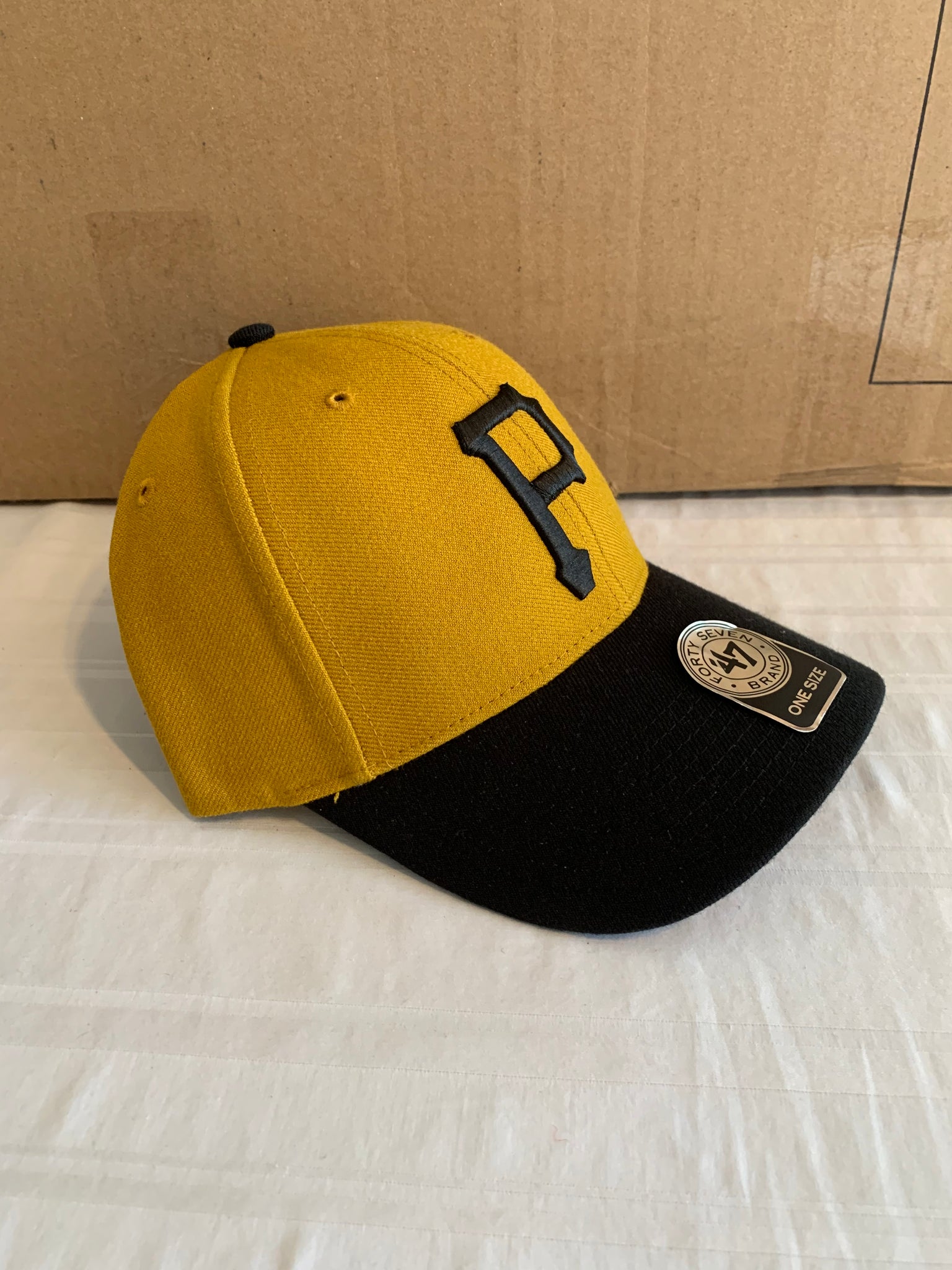 47 MLB Two Tone MVP Adjustable Hat, Adult One Size Fits All (Pittsburgh  Pirates)