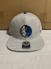 Load image into Gallery viewer, Dallas Mavericks NBA &#39;47 Brand Gray Boreland Captain Adjustable Snapback Hat - Casey&#39;s Sports Store
