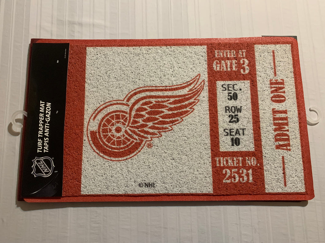 Detroit Red Wings NHL Indoor/Outdoor Turf Rug 18