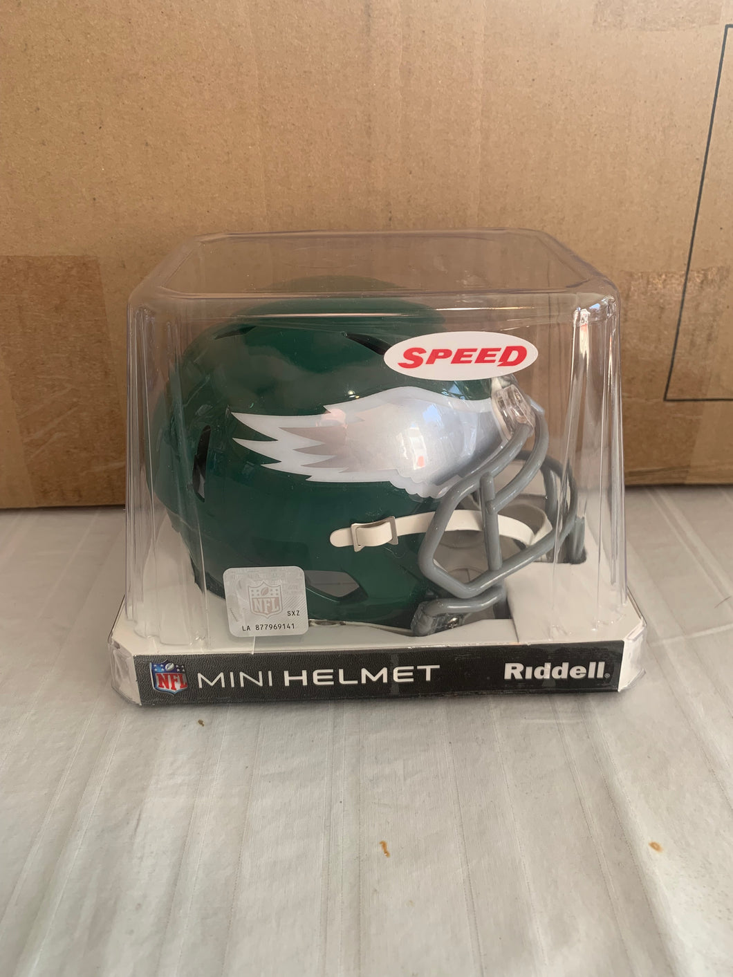 Philadelphia Eagles Throwback NFL Riddell Green Replica Mini Helmet - Casey's Sports Store